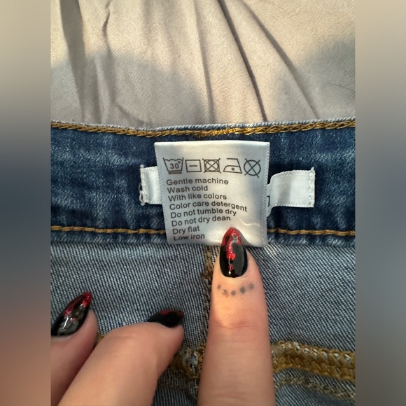 EUC K Jordan distressed jeans size 14 with gold sequins. - Picture 9 of 9